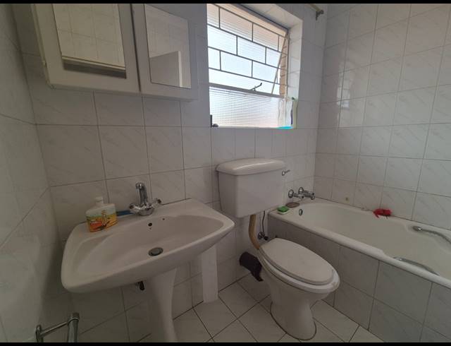 3 BEDROOM FLAT FOR SALE IN THREE RIVERS